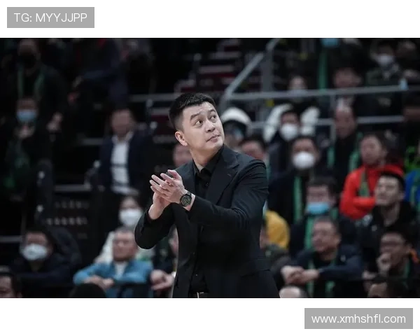 北京后场双枪三分雨发威合砍47分 杨鸣调侃陈盈骏像外援核心 北京后场双枪三分雨发威合砍47分 杨鸣调侃陈盈骏像外援核心